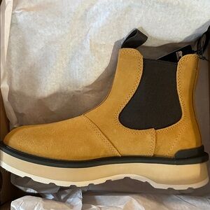 Women’s BRAND NEW Tan Chelsea Boots